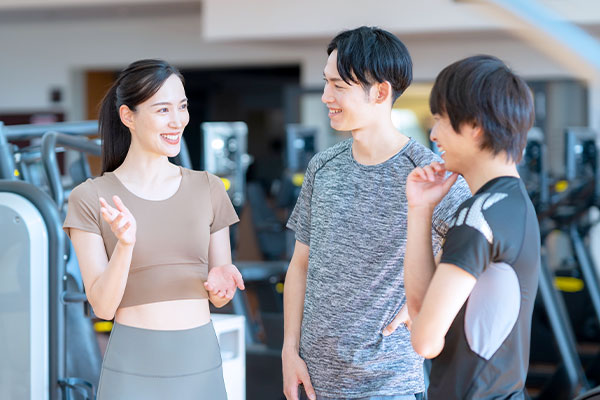 豊中にあるナックルスポーツクラブでジム・プールなどフィットネスで健康をサポート