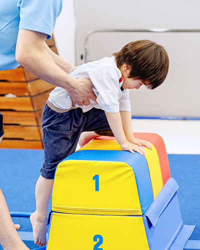 豊中にあるナックルスポーツクラブは習い事（水泳・体操・バレエ・空手）に最適