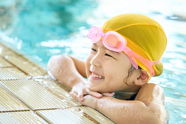 豊中で水泳・体操教室の体験実施中